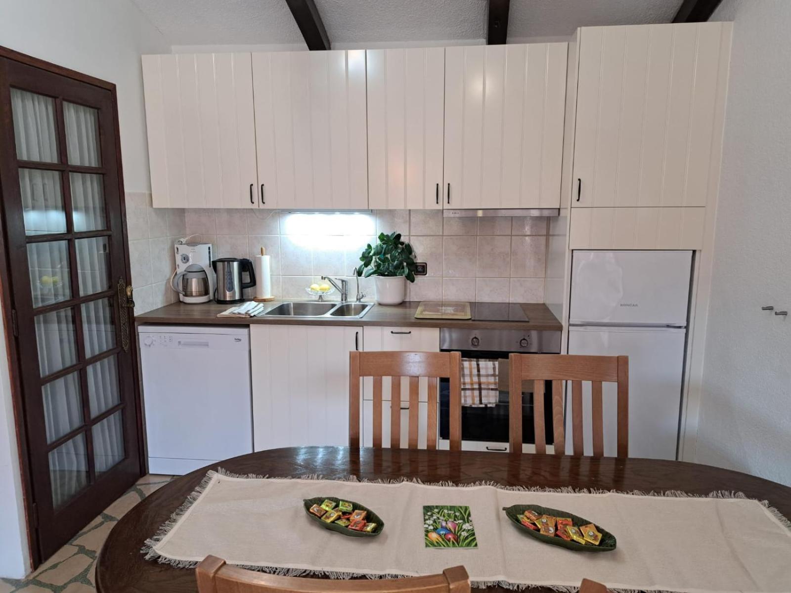 Villa Apartments Oliva Seget Vranjica Exteriör bild