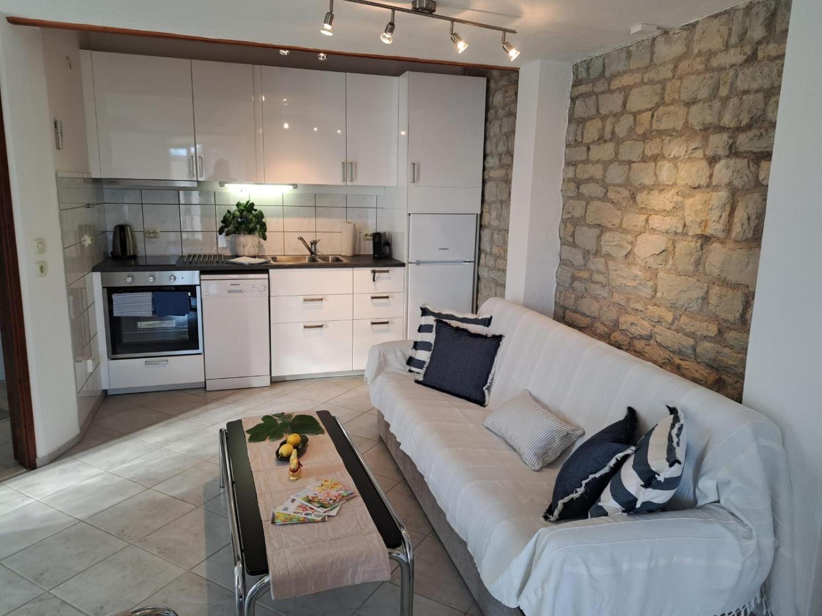 Villa Apartments Oliva Seget Vranjica Exteriör bild