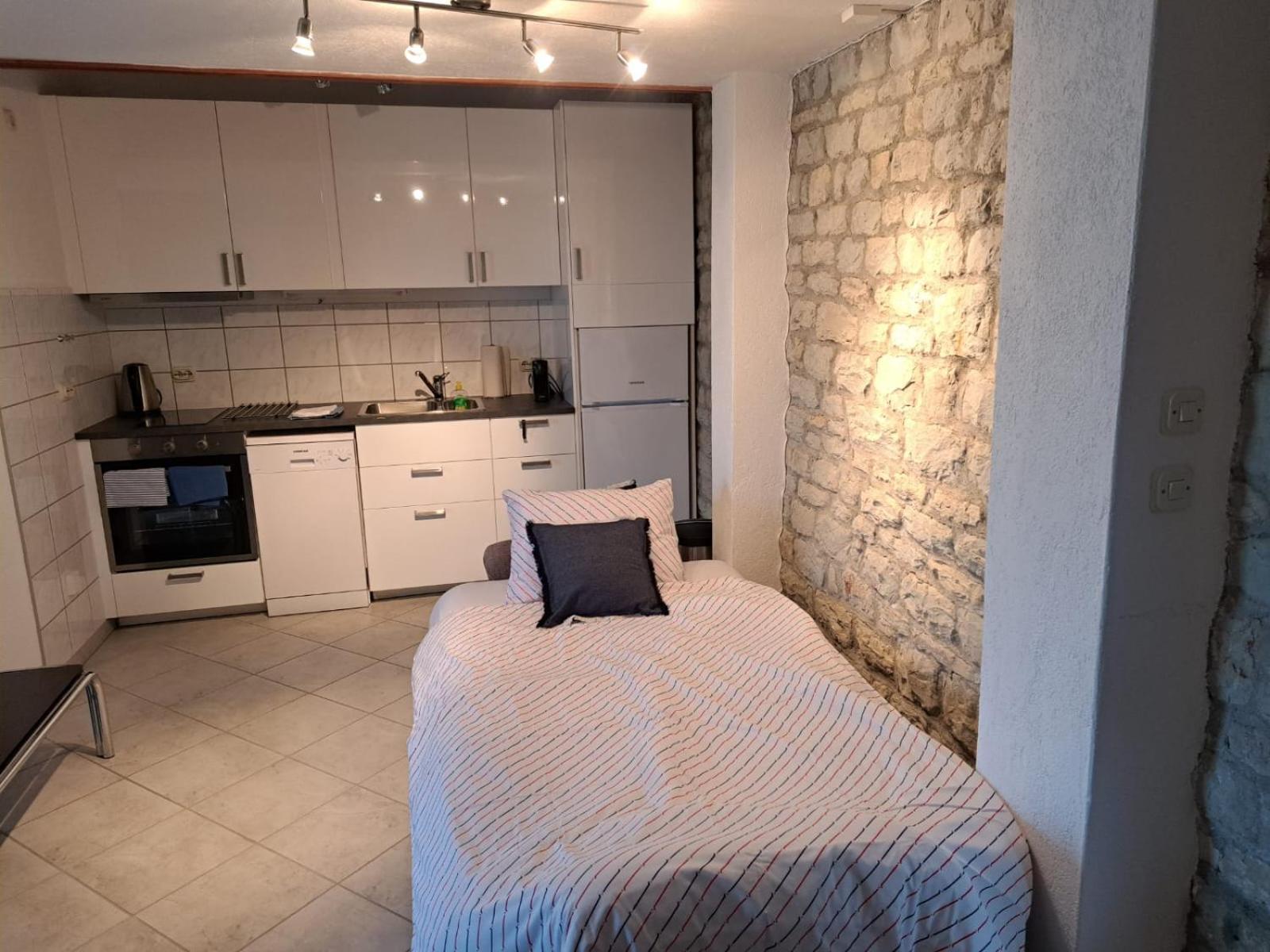 Villa Apartments Oliva Seget Vranjica Exteriör bild